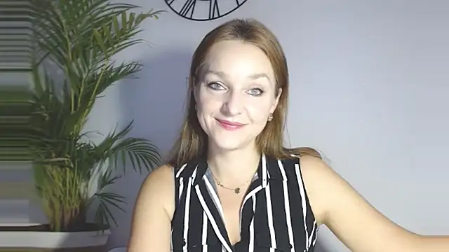 Snapshot of AliciaDesire chatting on November 20, 2025, 7:09 am AliciaDesire online show from November 20, 2025, 7:09 am