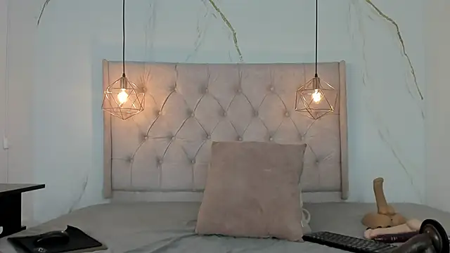 zamira 44 online show from February 17, 2026, 2:25 pm