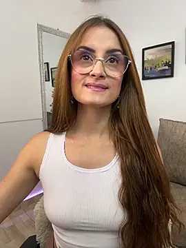 Snapshot of MiaaLoren chatting on June 9, 2026, 7:59 pm MiaaLoren online show from June 9, 2026, 7:59 pm
