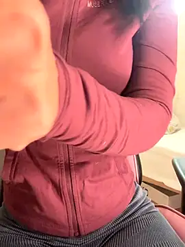 Snapshot of Adriennesexxx chatting on November 20, 2025, 5:13 pm Adriennesexxx online show from November 20, 2025, 5:13 pm