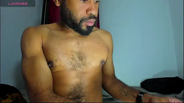 Snapshot of KaelMoreau chatting on November 14, 2025, 5:00 am KaelMoreau online show from November 14, 2025, 5:00 am