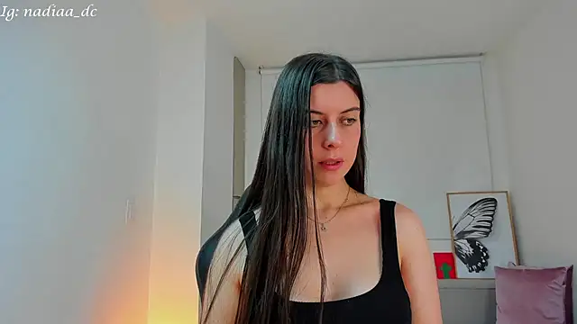 Nadiaa  online show from January 16, 2025, 4:07 am