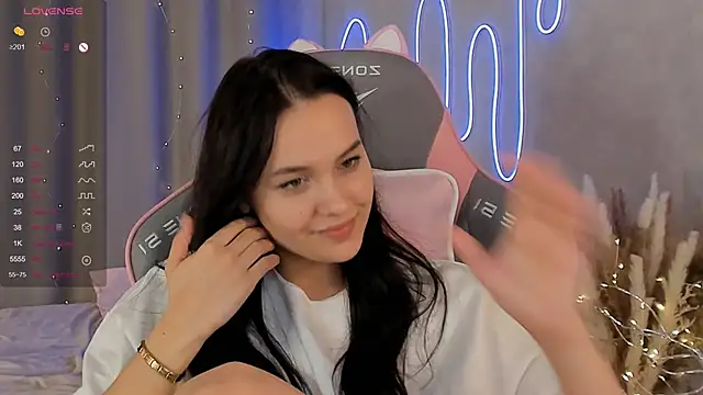 Snapshot of _Sweetie_ chatting on February 18, 2025, 1:44 pm Sweetie online show from February 18, 2025, 1:44 pm