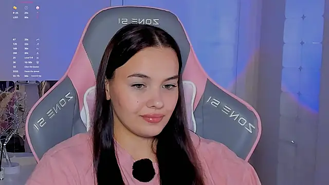 Snapshot of _Sweetie_ chatting on November 12, 2025, 11:03 am Sweetie online show from November 12, 2025, 11:03 am