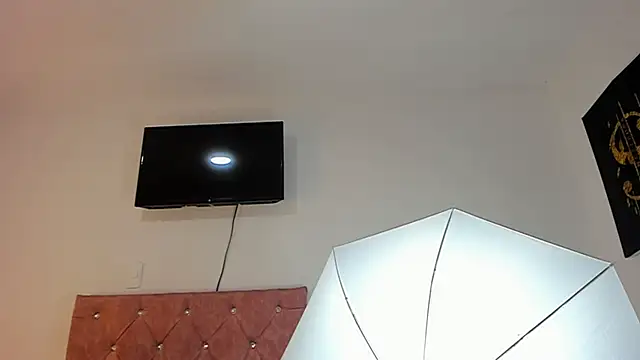 Vahiolet smith online show from January 6, 2026, 3:43 am