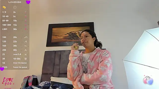 Vahiolet smith online show from January 16, 2026, 3:32 am