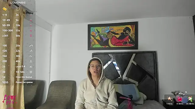 Vahiolet smith online show from November 12, 2025, 3:21 am