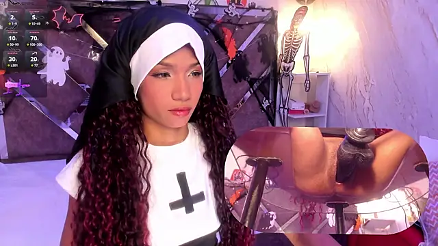 Snapshot of SofiRey_ chatting on October 31, 2025, 2:02 pm SofiRey online show from October 31, 2025, 2:02 pm