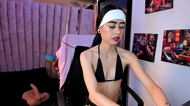 Snapshot of AnnySweett_ chatting on May 25, 2026, 2:49 pm AnnySweett online show from May 25, 2026, 2:49 pm