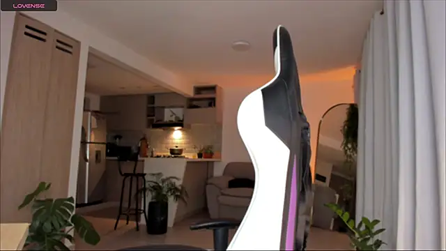  Miss Anna  online show from April 2, 2026, 7:15 am