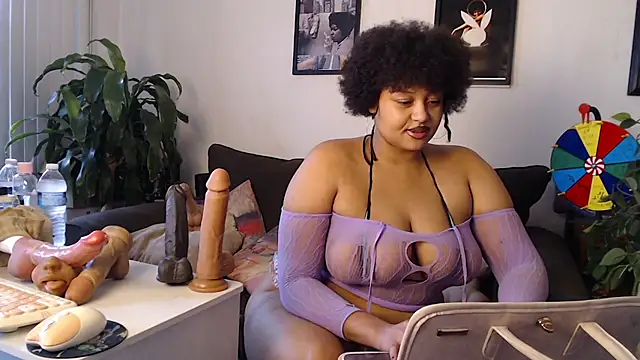 Snapshot of TheeVixxxen chatting on November 5, 2025, 1:58 pm TheeVixxxen online show from November 5, 2025, 1:58 pm