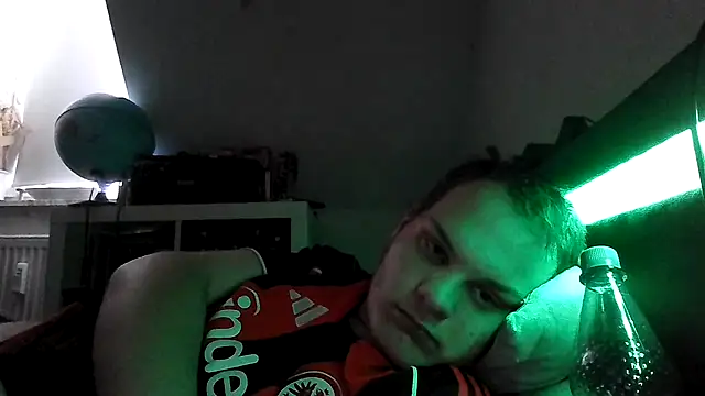 Nicolasjlhkjzl online show from May 27, 2026, 2:13 pm