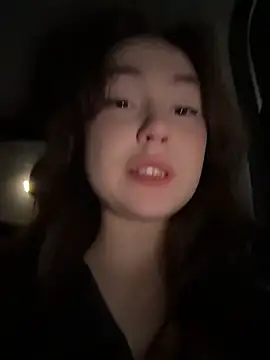 Snapshot of Peachy_Dream chatting on December 14, 2025, 7:19 pm Peachy Dream online show from December 14, 2025, 7:19 pm