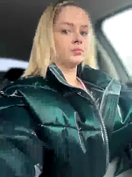 Snapshot of Love_Bri chatting on November 18, 2025, 9:56 am Love Bri online show from November 18, 2025, 9:56 am