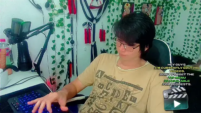 Snapshot of Andy_gray chatting on April 14, 2026, 12:15 am Andy gray online show from April 14, 2026, 12:15 am