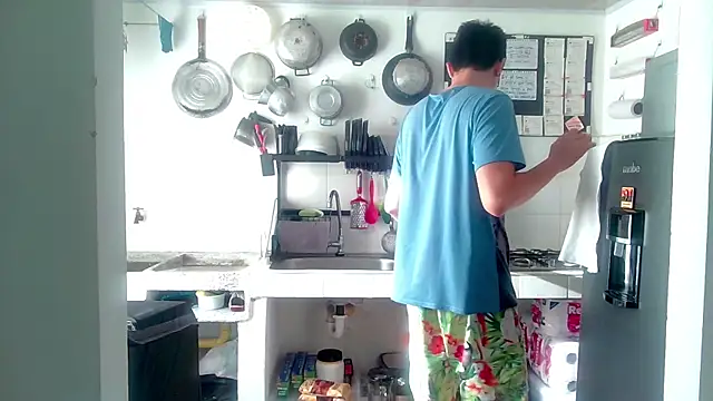 Snapshot of Andy_gray chatting on November 10, 2025, 12:10 pm Andy gray online show from November 10, 2025, 12:10 pm