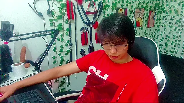 Snapshot of Andy_gray chatting on April 5, 2026, 4:02 pm Andy gray online show from April 5, 2026, 4:02 pm