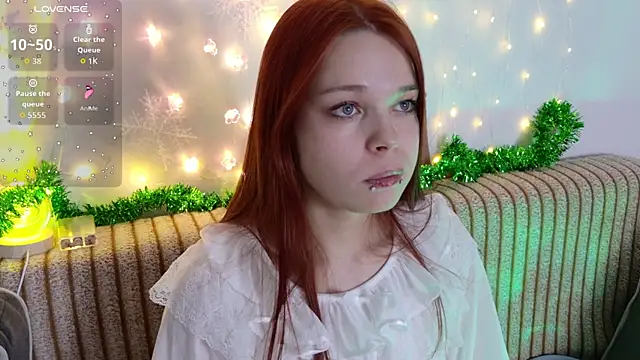 Snapshot of ValBae chatting on December 17, 2025, 10:37 pm ValBae online show from December 17, 2025, 10:37 pm