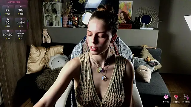 AyreenMoore online show from September 23, 2025, 8:05 pm