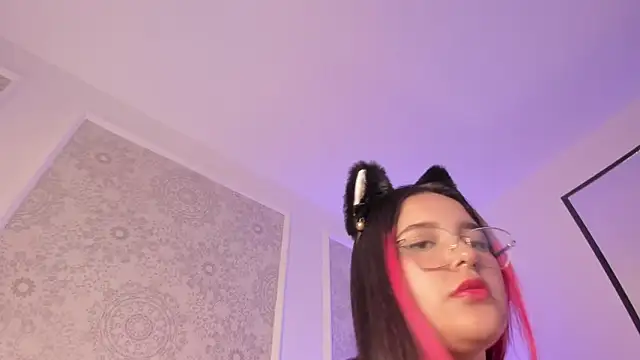 Snapshot of victoria18x chatting on November 27, 2025, 7:14 pm victoria18x online show from November 27, 2025, 7:14 pm