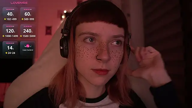 juliapie online show from December 8, 2024, 1:52 am