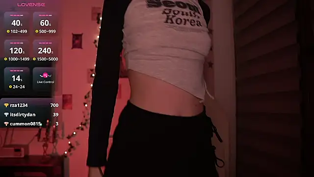 juliapie online show from December 8, 2024, 5:17 am