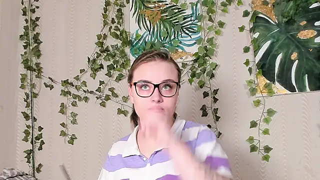 Snapshot of Seductive_She_Wolf chatting on November 6, 2025, 3:49 pm Seductive She Wolf online show from November 6, 2025, 3:49 pm