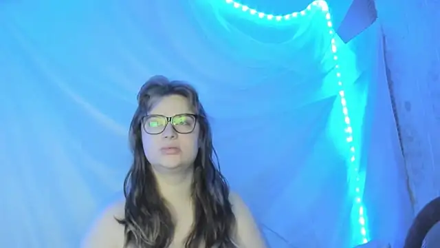 Seductive She Wolf online show from May 17, 2026, 6:46 am