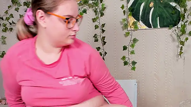 Snapshot of Seductive_She_Wolf chatting on September 23, 2025, 5:58 am Seductive She Wolf online show from September 23, 2025, 5:58 am