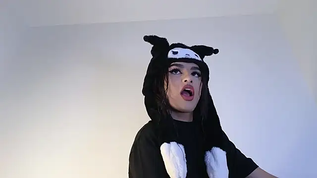 Snapshot of Sophia_Cambpell chatting on December 2, 2025, 9:27 pm Sophia Cambpell online show from December 2, 2025, 9:27 pm