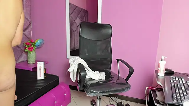 Snapshot of Sarah_Hornny chatting on March 8, 2025, 10:22 am Sarah Hornny online show from March 8, 2025, 10:22 am