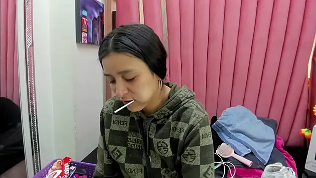 Sarah Hornny online show from February 21, 2026, 3:52 am