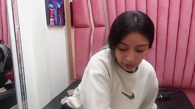 Snapshot of Sarah_Hornny chatting on October 3, 2025, 3:41 am Sarah Hornny online show from October 3, 2025, 3:41 am