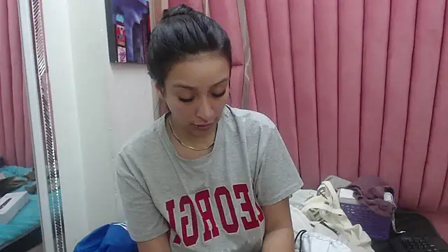 Snapshot of Sarah_Hornny chatting on October 12, 2025, 4:14 am Sarah Hornny online show from October 12, 2025, 4:14 am