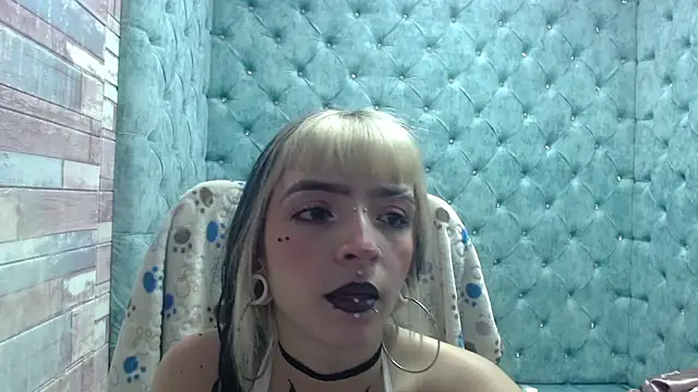 Snapshot of Samantha_Smiith chatting on November 6, 2025, 3:32 am Samantha Smiith online show from November 6, 2025, 3:32 am