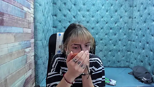 Snapshot of Samantha_Smiith chatting on November 27, 2025, 3:40 am Samantha Smiith online show from November 27, 2025, 3:40 am