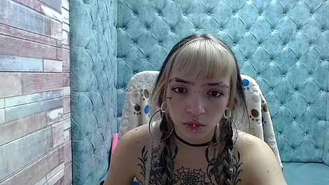 Snapshot of Samantha_Smiith chatting on October 23, 2025, 4:00 am Samantha Smiith online show from October 23, 2025, 4:00 am