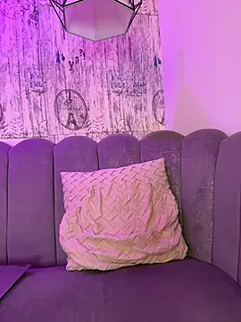 AbyThompson online show from April 13, 2026, 10:47 pm