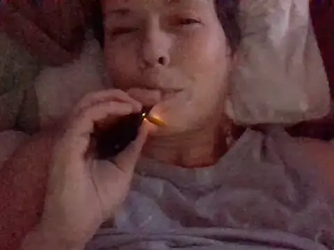 Snapshot of KatieBARBiE98 chatting on March 9, 2025, 3:43 am KatieBARBiE98 online show from March 9, 2025, 3:43 am