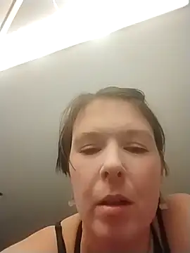 Snapshot of KatieBARBiE98 chatting on February 8, 2026, 10:29 pm KatieBARBiE98 online show from February 8, 2026, 10:29 pm