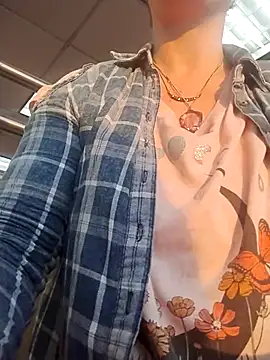 Snapshot of KatieBARBiE98 chatting on February 13, 2026, 10:10 pm KatieBARBiE98 online show from February 13, 2026, 10:10 pm