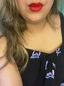 yassminsexy22 online show from April 4, 2026, 8:04 pm