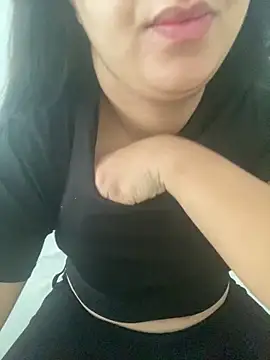 Snapshot of yassminsexy22 chatting on November 8, 2025, 10:19 am yassminsexy22 online show from November 8, 2025, 10:19 am