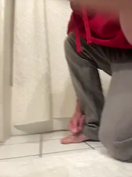 Snapshot of UtopianMisfit1 chatting on February 1, 2026, 6:33 am UtopianMisfit1 online show from February 1, 2026, 6:33 am