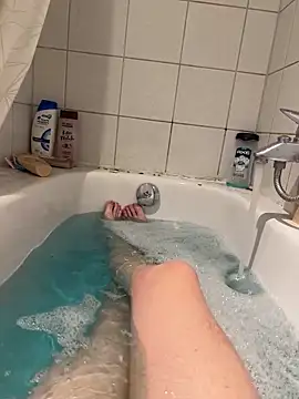 Snapshot of Michaela1222 chatting on November 6, 2025, 9:52 pm Michaela1222 online show from November 6, 2025, 9:52 pm