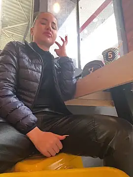 Snapshot of beautydiamond chatting on March 18, 2025, 8:17 am beautydiamond online show from March 18, 2025, 8:17 am