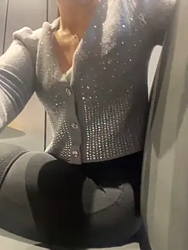 Snapshot of beautydiamond chatting on December 1, 2025, 10:16 am beautydiamond online show from December 1, 2025, 10:16 am