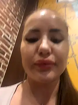 Snapshot of beautydiamond chatting on November 29, 2025, 10:26 am beautydiamond online show from November 29, 2025, 10:26 am