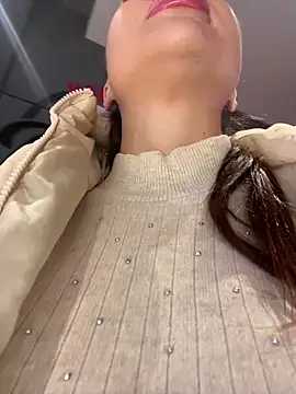 Snapshot of beautydiamond chatting on November 7, 2025, 9:47 am beautydiamond online show from November 7, 2025, 9:47 am