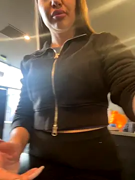 Snapshot of beautydiamond chatting on October 16, 2025, 8:44 am beautydiamond online show from October 16, 2025, 8:44 am